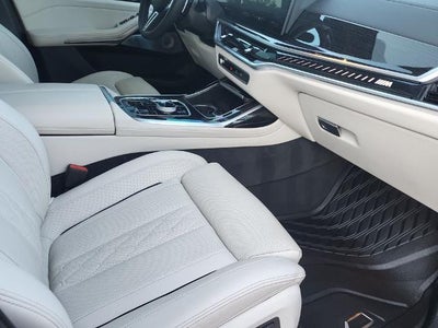 2026 BMW X7 M60i Sports Activity Vehicle