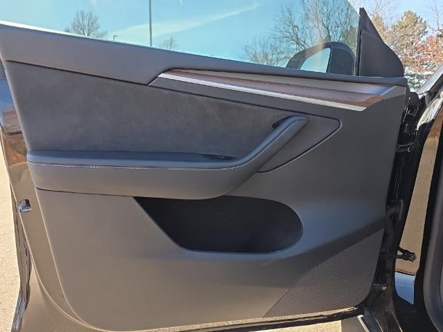 2025 Tesla Model Y Long Range AWD *Ltd Avail*