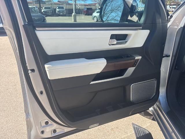 2024 Toyota Sequoia Capstone 4WD (Natl)