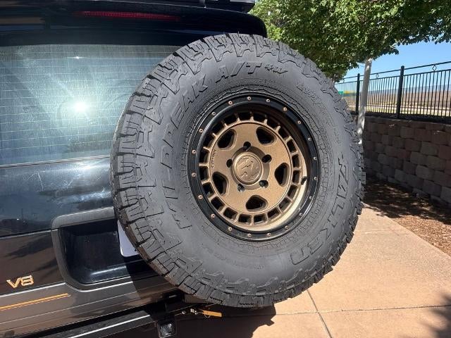 1999 Lexus LX 470 Luxury SUV 