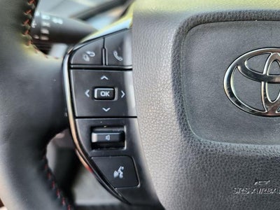 2026 Toyota Prius Plug-In Hybrid SE (Natl)