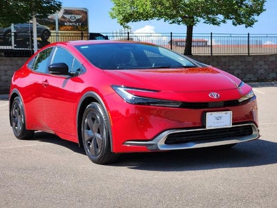 2026 Toyota Prius Plug-In Hybrid SE (Natl)