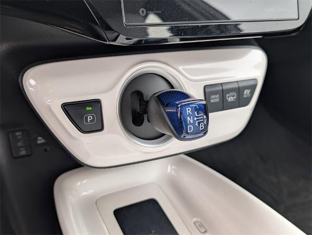 2017 Toyota Prius Prime Premium (Natl)