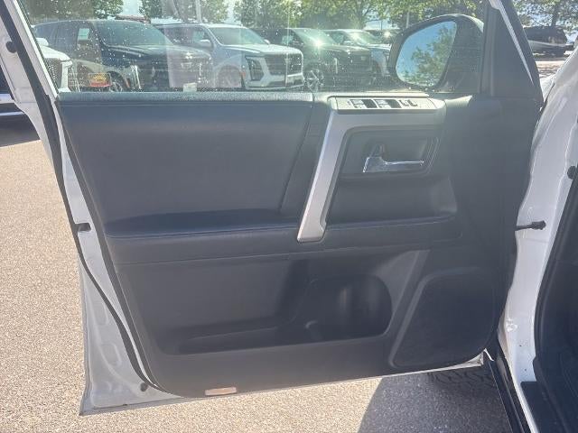 2021 Toyota 4Runner SR5 4WD (GS)