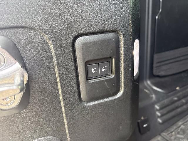 2020 Land Rover Defender 110 SE AWD