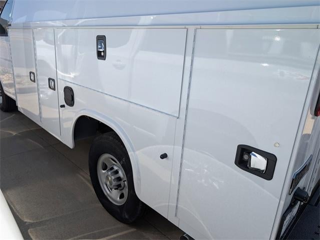 2024 Chevrolet Express Commercial Cutaway Base