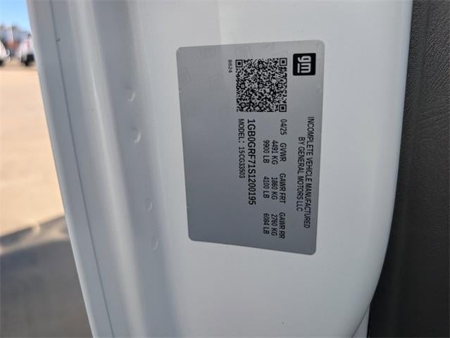 2025 Chevrolet Express Commercial Cutaway Base