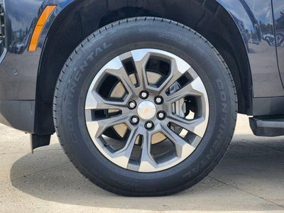 2025 Chevrolet Suburban LT