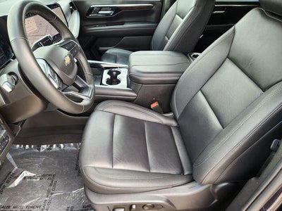2025 Chevrolet Suburban LT
