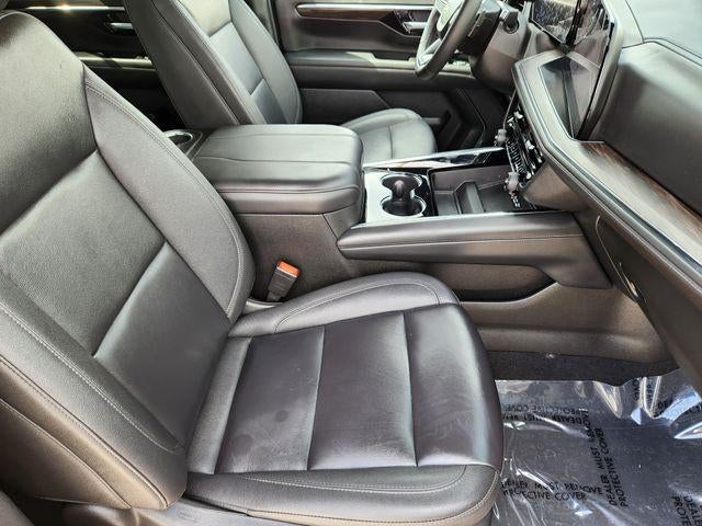 2025 Chevrolet Suburban LT