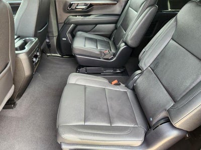 2025 Chevrolet Suburban LT