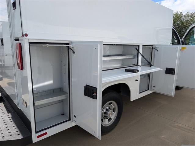 2025 Chevrolet Express Commercial Cutaway Base