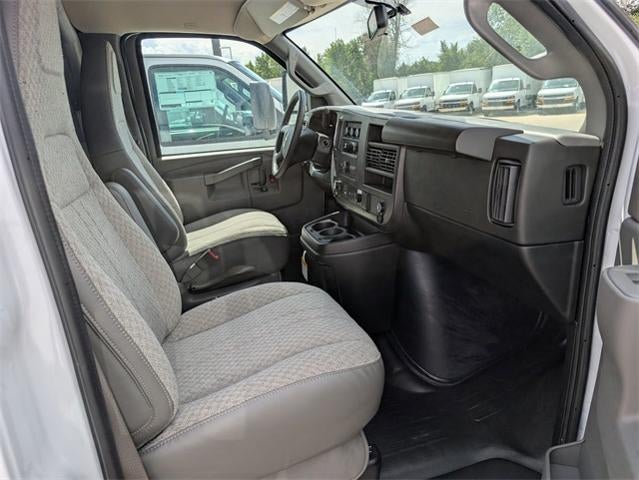 2025 Chevrolet Express Commercial Cutaway Base