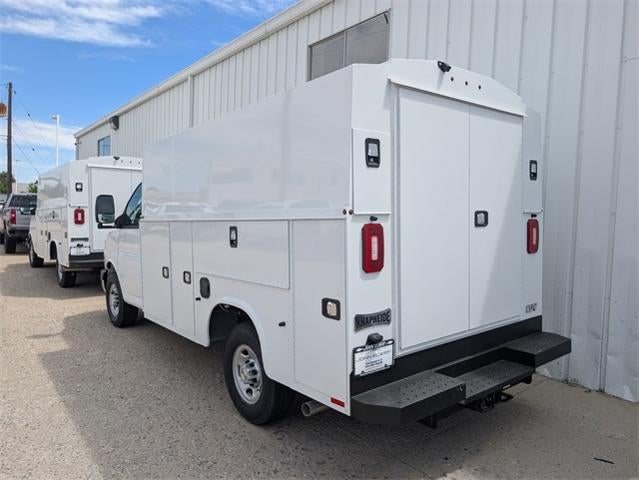 2025 Chevrolet Express Commercial Cutaway Base