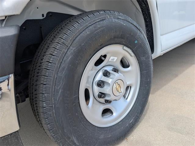 2025 Chevrolet Express Commercial Cutaway Base