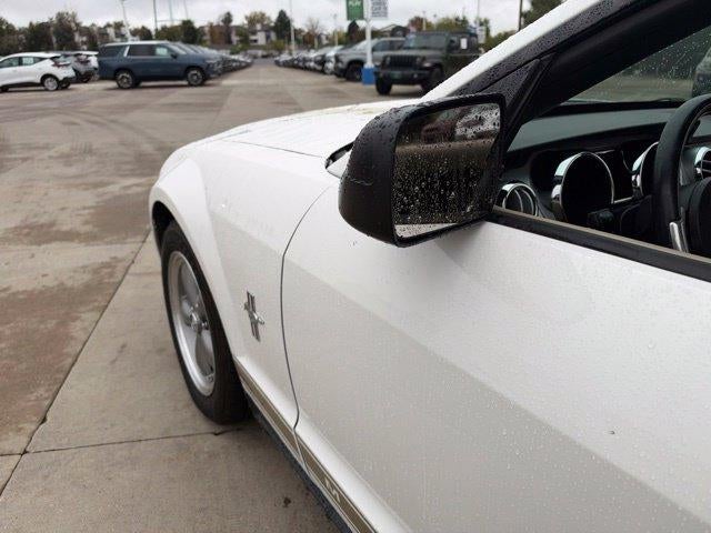 2006 Ford Mustang V6 Deluxe