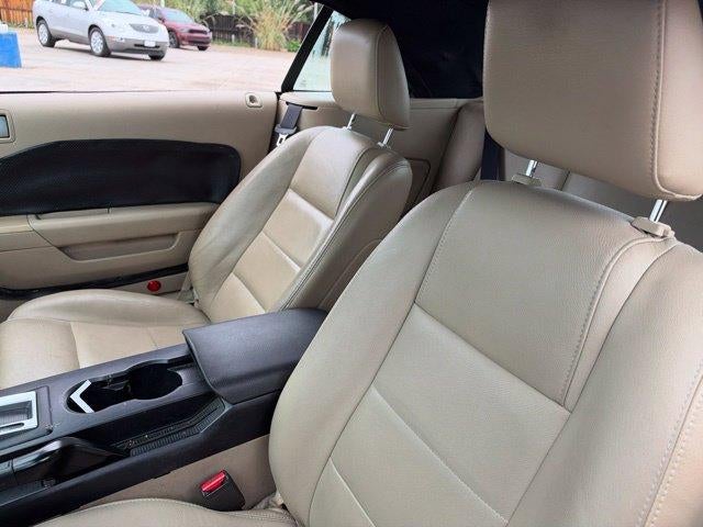 2006 Ford Mustang V6 Deluxe