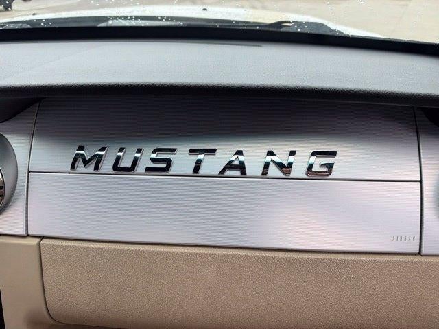 2006 Ford Mustang V6 Deluxe
