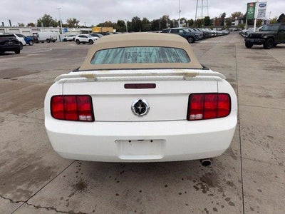 2006 Ford Mustang V6 Deluxe
