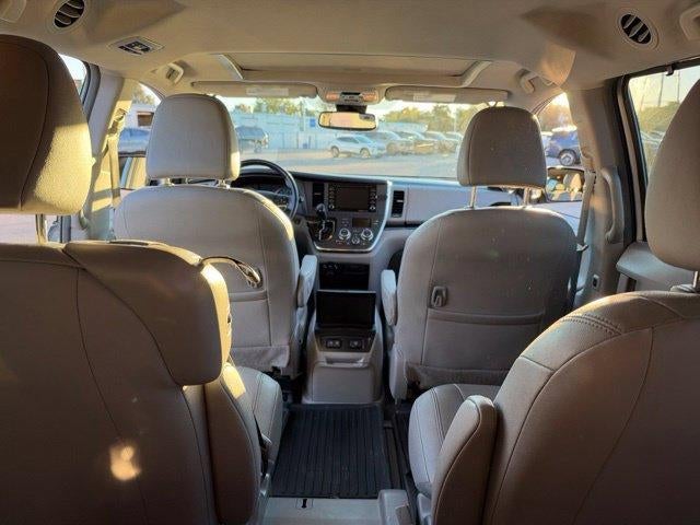 2018 Toyota Sienna XLE
