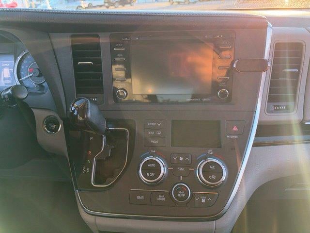 2018 Toyota Sienna XLE