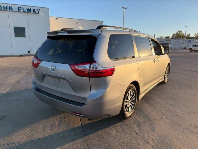 2018 Toyota Sienna XLE
