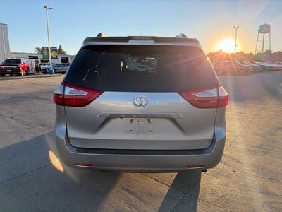 2018 Toyota Sienna XLE