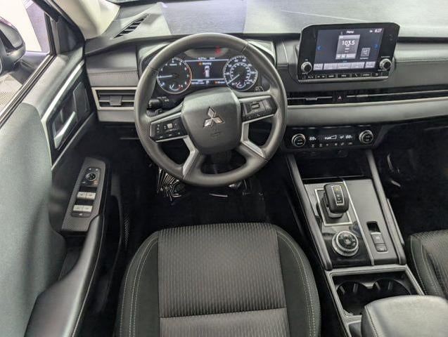 2024 Mitsubishi Outlander ES