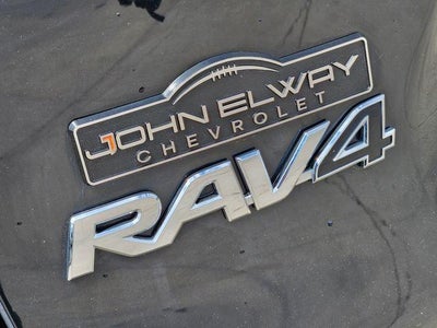 2022 Toyota RAV4 SE
