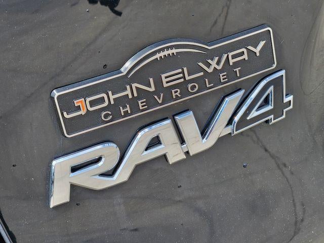 2022 Toyota RAV4 SE