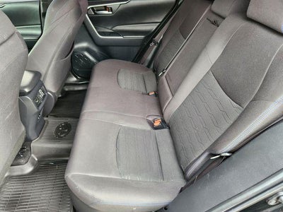 2022 Toyota RAV4 SE