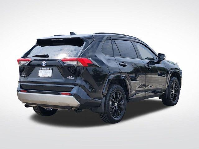 2022 Toyota RAV4 SE