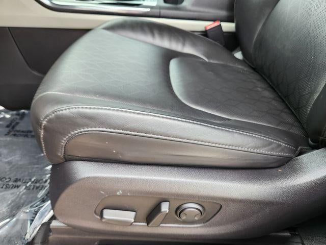 2022 Kia Carnival EX