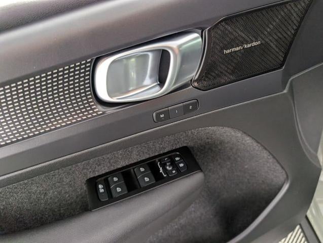 2022 Volvo XC40 Recharge Pure Electric P8 Ultimate