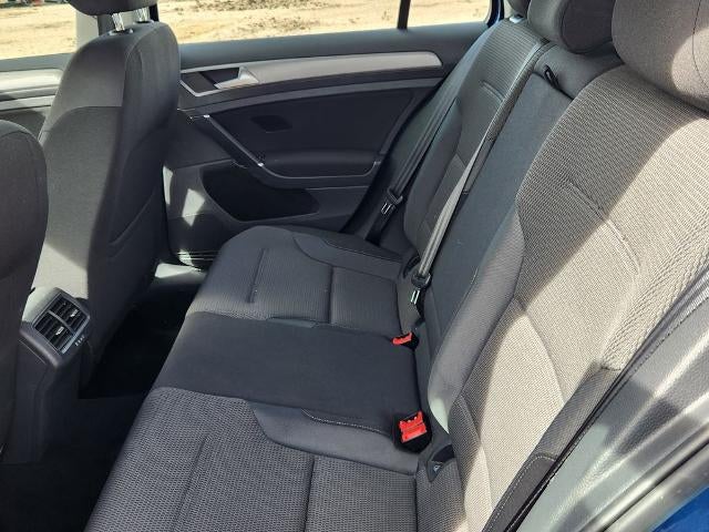 2017 Volkswagen Golf SportWagen S