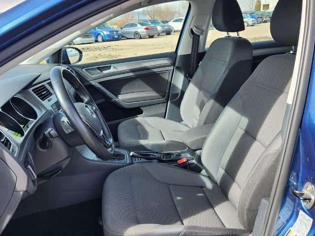 2017 Volkswagen Golf SportWagen S