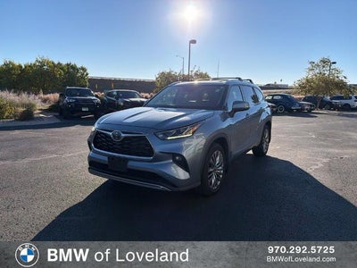 2022 Toyota Highlander Hybrid Platinum