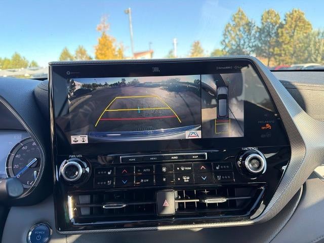 2022 Toyota Highlander Hybrid Platinum