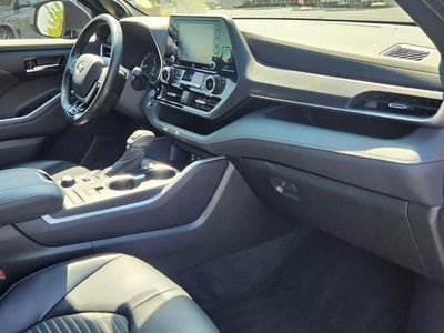 2022 Toyota Highlander XSE