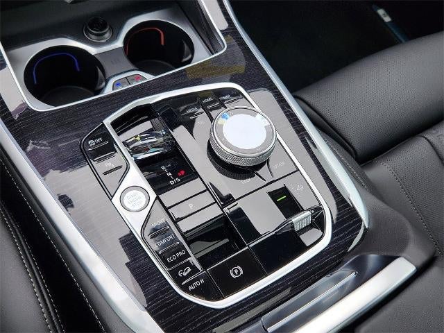 2026 BMW X7 xDrive40i Sports Activity Vehicle