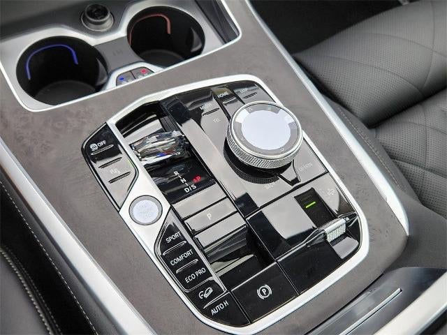 2026 BMW X7 xDrive40i Sports Activity Vehicle