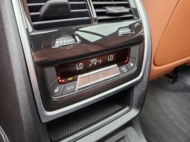 2026 BMW X7 M60i Sports Activity Vehicle