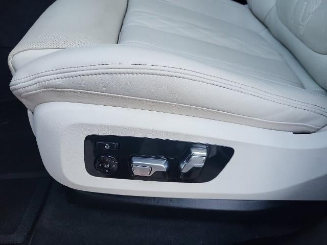 2026 BMW X7 M60i Sports Activity Vehicle
