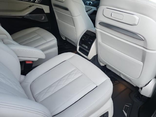 2026 BMW X7 M60i Sports Activity Vehicle