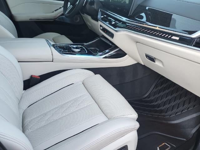 2026 BMW X7 M60i Sports Activity Vehicle