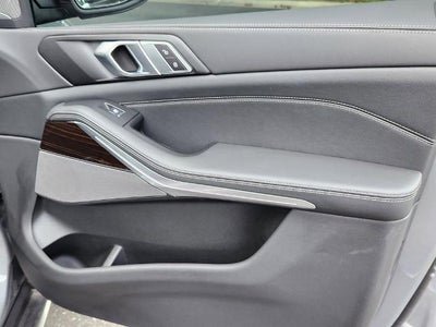 2025 BMW X5 xDrive50e Plug-In Hybrid