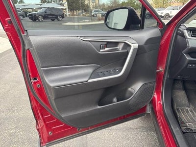 2020 Toyota RAV4 Hybrid XLE