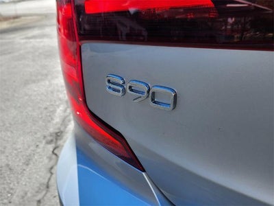 2018 Volvo S90 Momentum