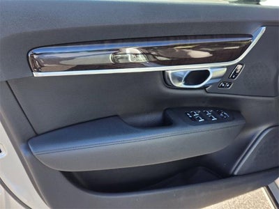 2018 Volvo S90 Momentum