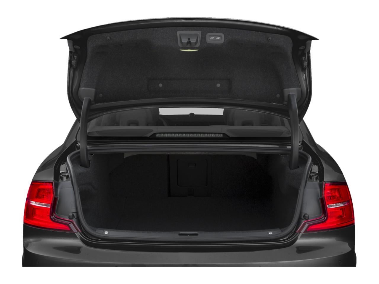 2018 Volvo S90 Momentum